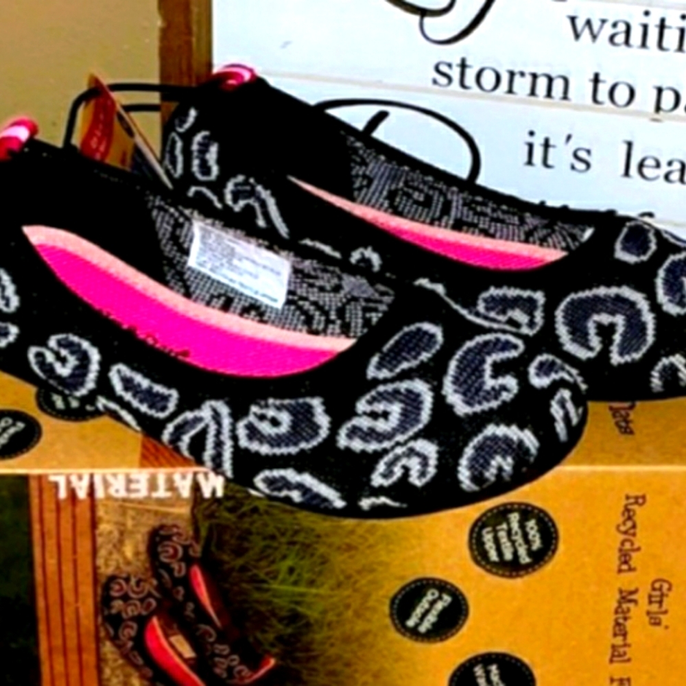 Lily&Dan girls flats, toddler sz 9/10, earth friendly